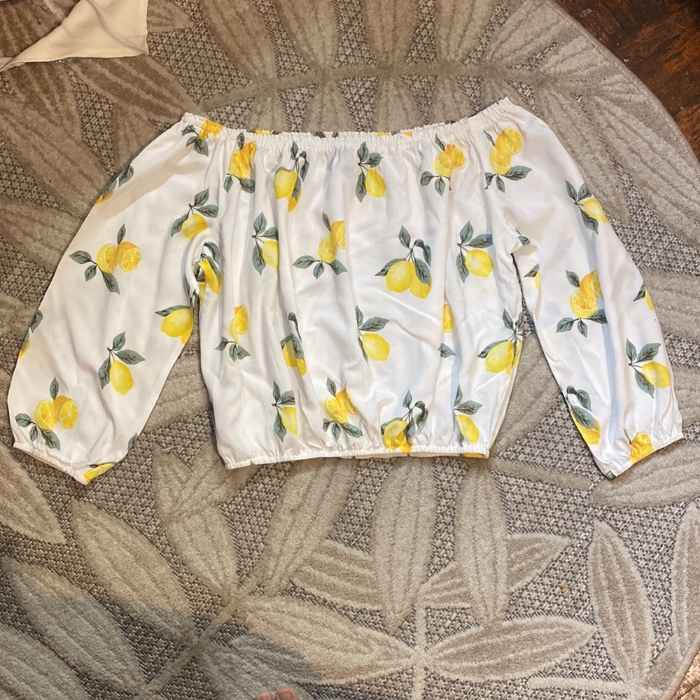 F21 Lemon Print Shorts Set - Picture 4 of 7